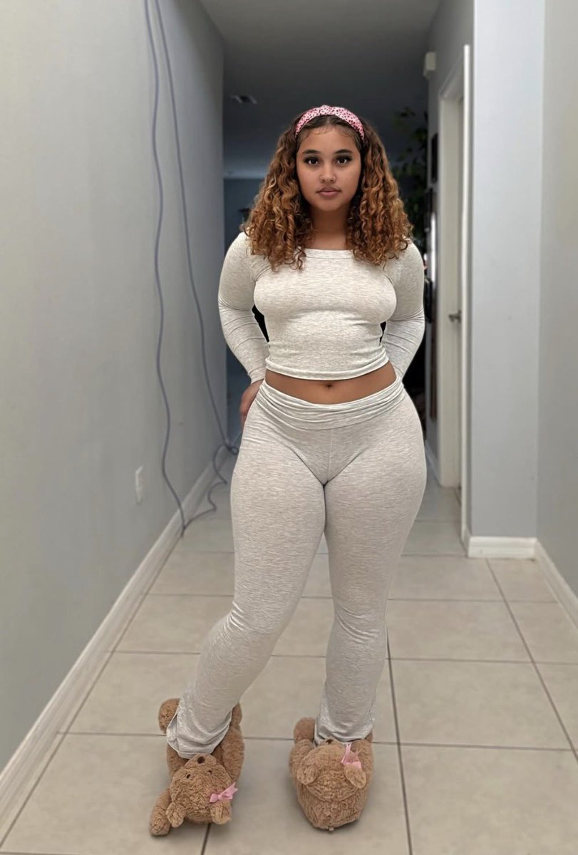 Rae 🦋 tweet media