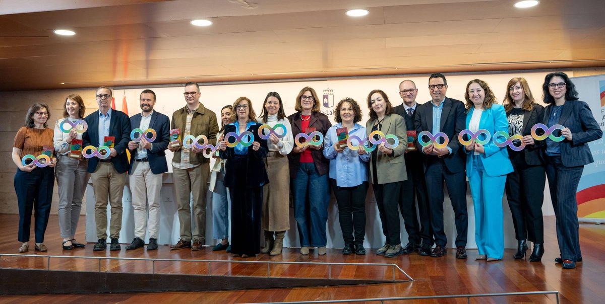 Gabinete Multimedia tweet media