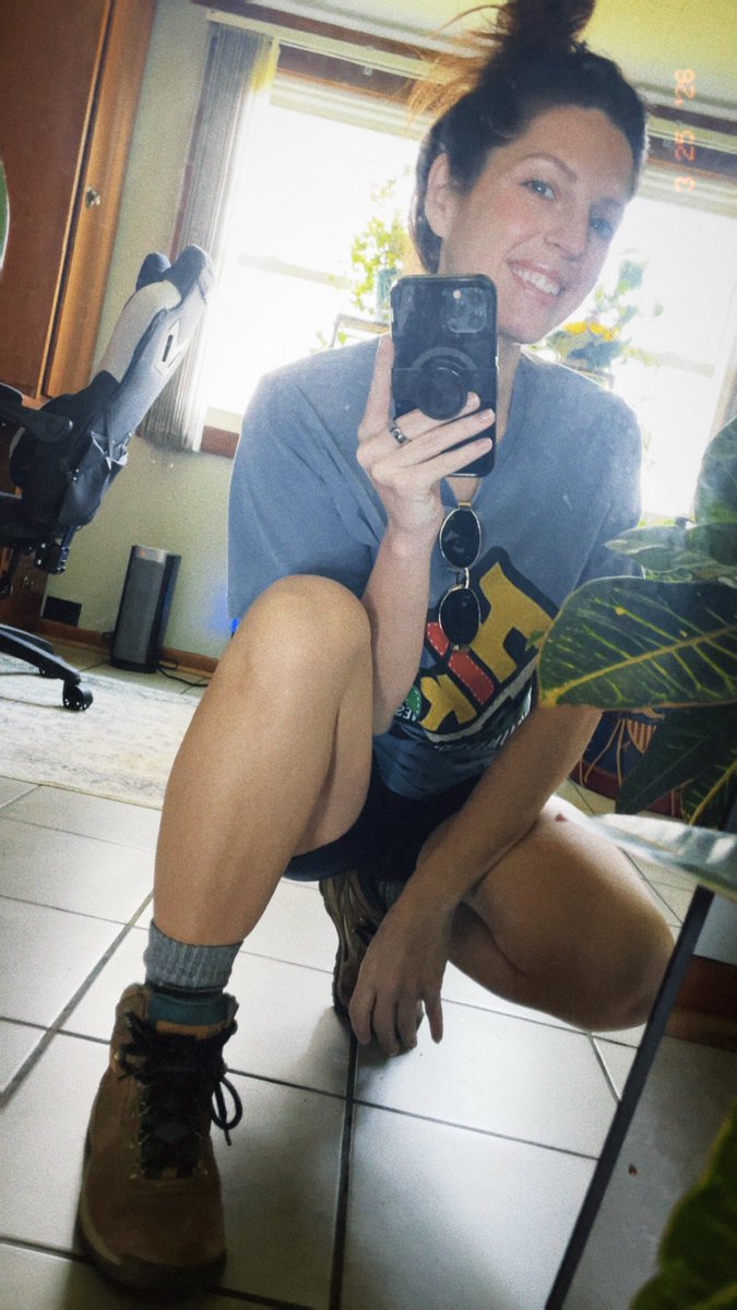 Catey Reeves tweet media