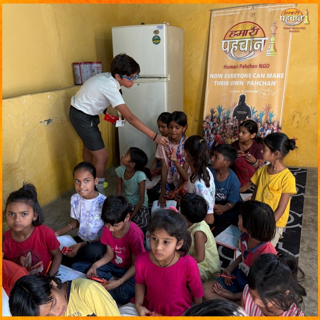 hamaripahchan's tweet image. Age is just a number when it comes to impact.
Cazmir Singh (Grade 5A) is teaching maths to children proving you’re never too young to make a difference.
Small efforts. Big change.

#YoungChangemaker #NGOIndia #EducationForAll #SocialImpact #Inspiration