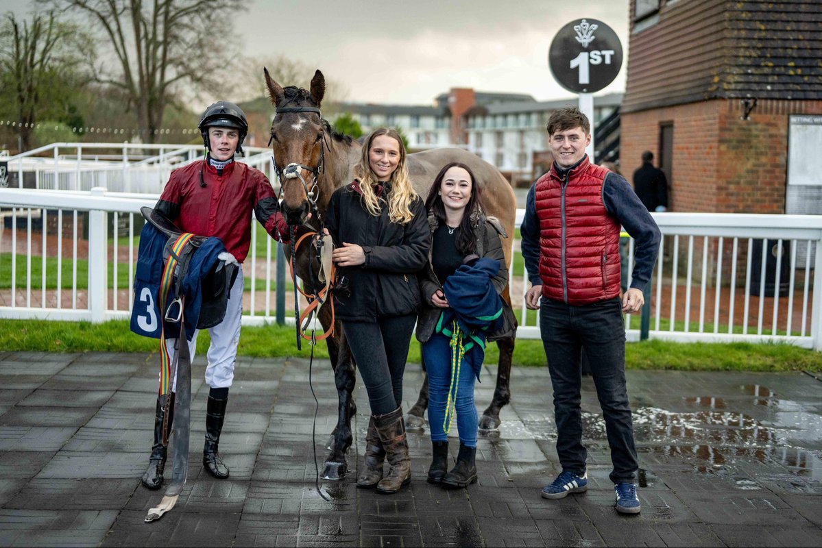 Lingfield Park tweet media