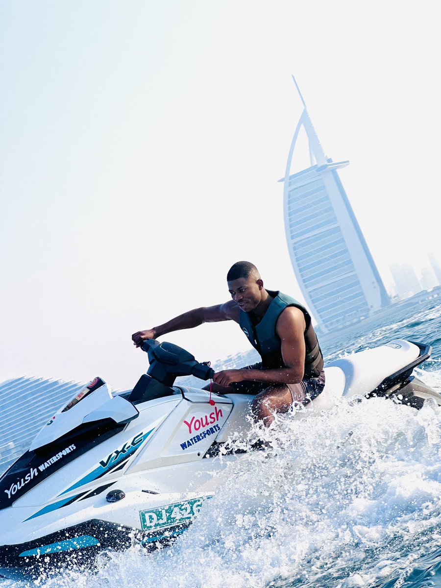 NchiaClinton's tweet photo. 🌊🏖️🚤 https://t.co/aQc0HA0iEc