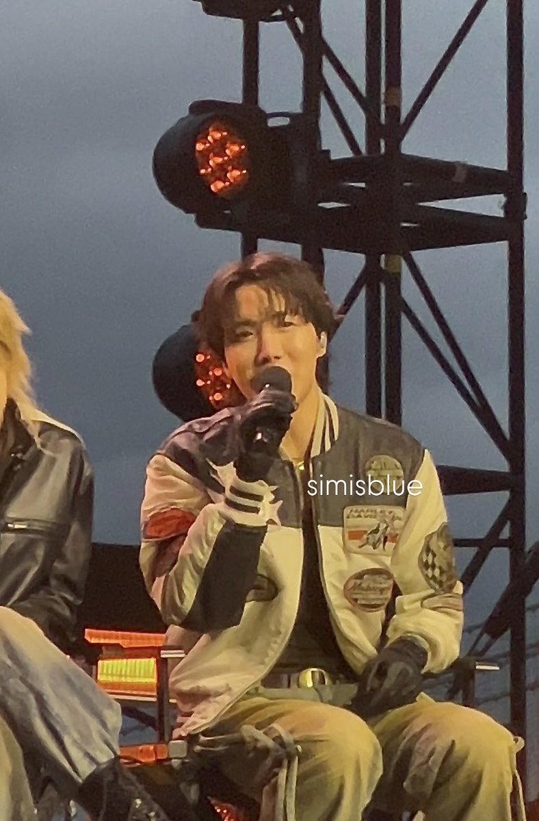 Remi⁷ saw BTS at SWIMSIDE😭 tweet media