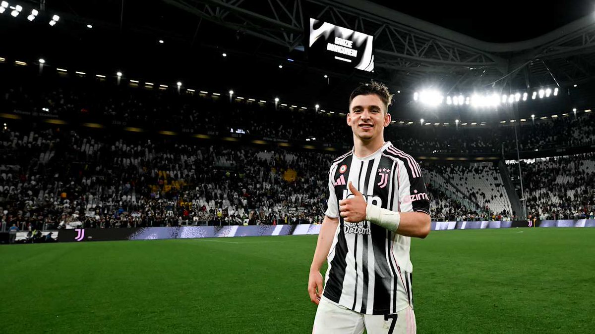 Anfield Edition | æ tweet media