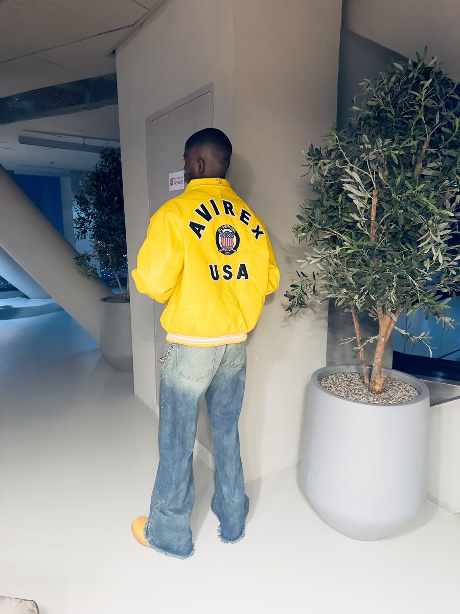 NchiaClinton's tweet photo. 🤎🩵💛 https://t.co/zYoLSX5xEu