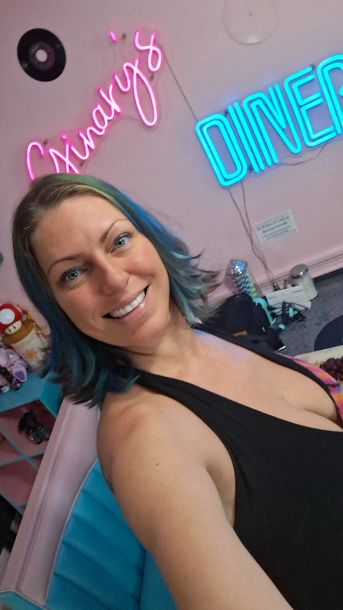 Vanessa Rain tweet media