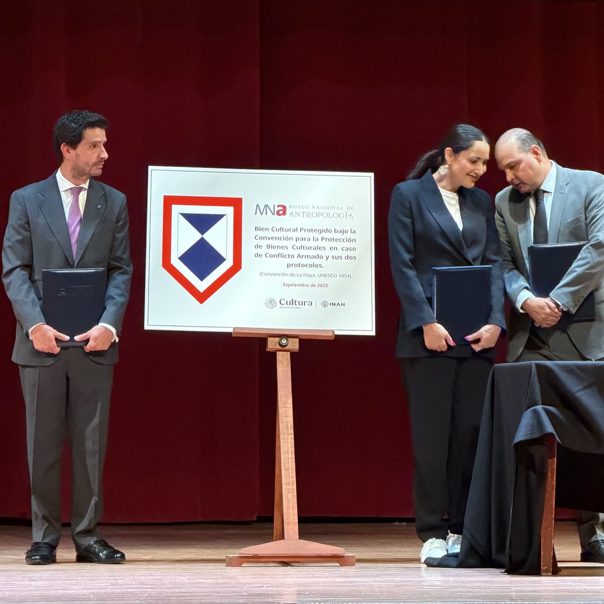 ENRIQUE OCHOA tweet media