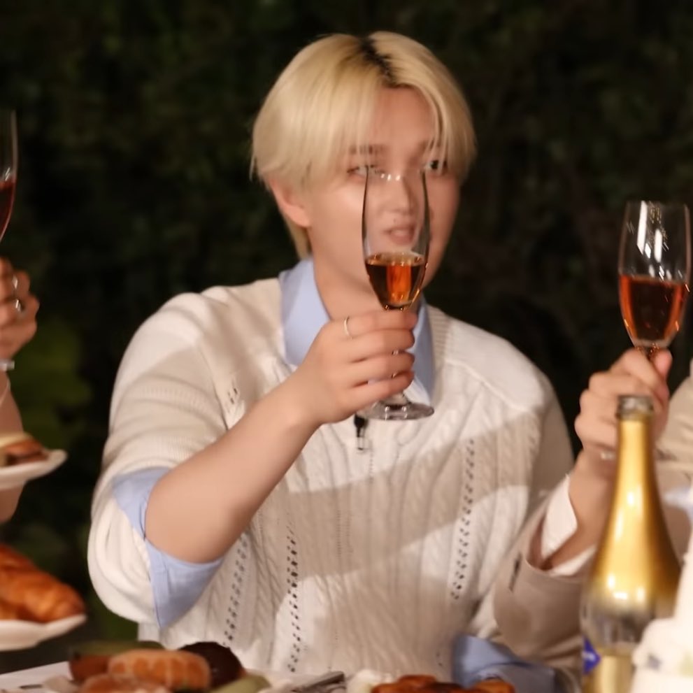 Ｖｉａ.☘︎ ݁˖ is #UNIQUE tweet media