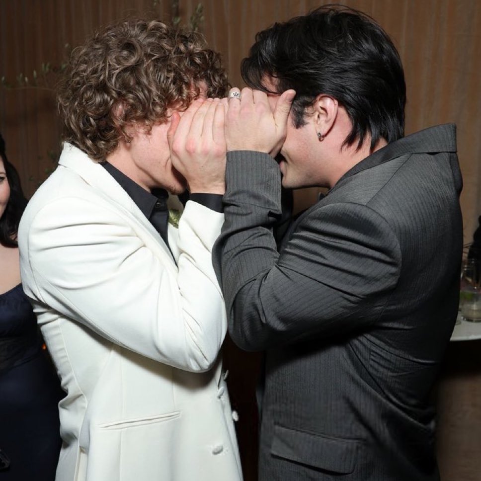 oc ❀ 🪭 (follow limit) tweet media