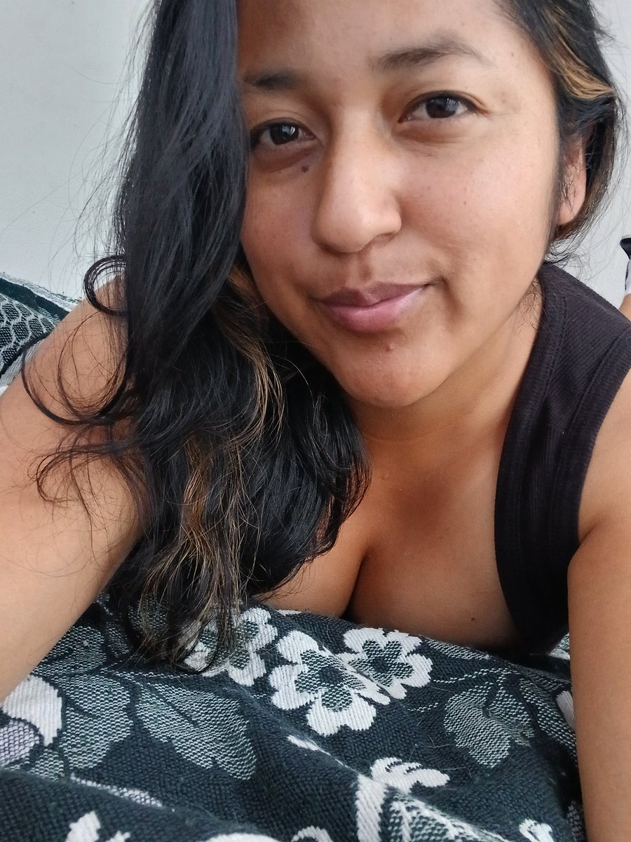 deareyna30's tweet photo. A pocos días estar celebrando mi cumple.. 😻🥳 pero a la vez no me agrada porque van sumando las velitas para soplar 😺 dicen una edad mas seria y formal 🤦♀️😎 pero a esta loca no le gusta la idea y aún sigue en la flor d la juventud y con alma de niña angelical #30March #پاکستان https://t.co/C88Mtjpa6p
