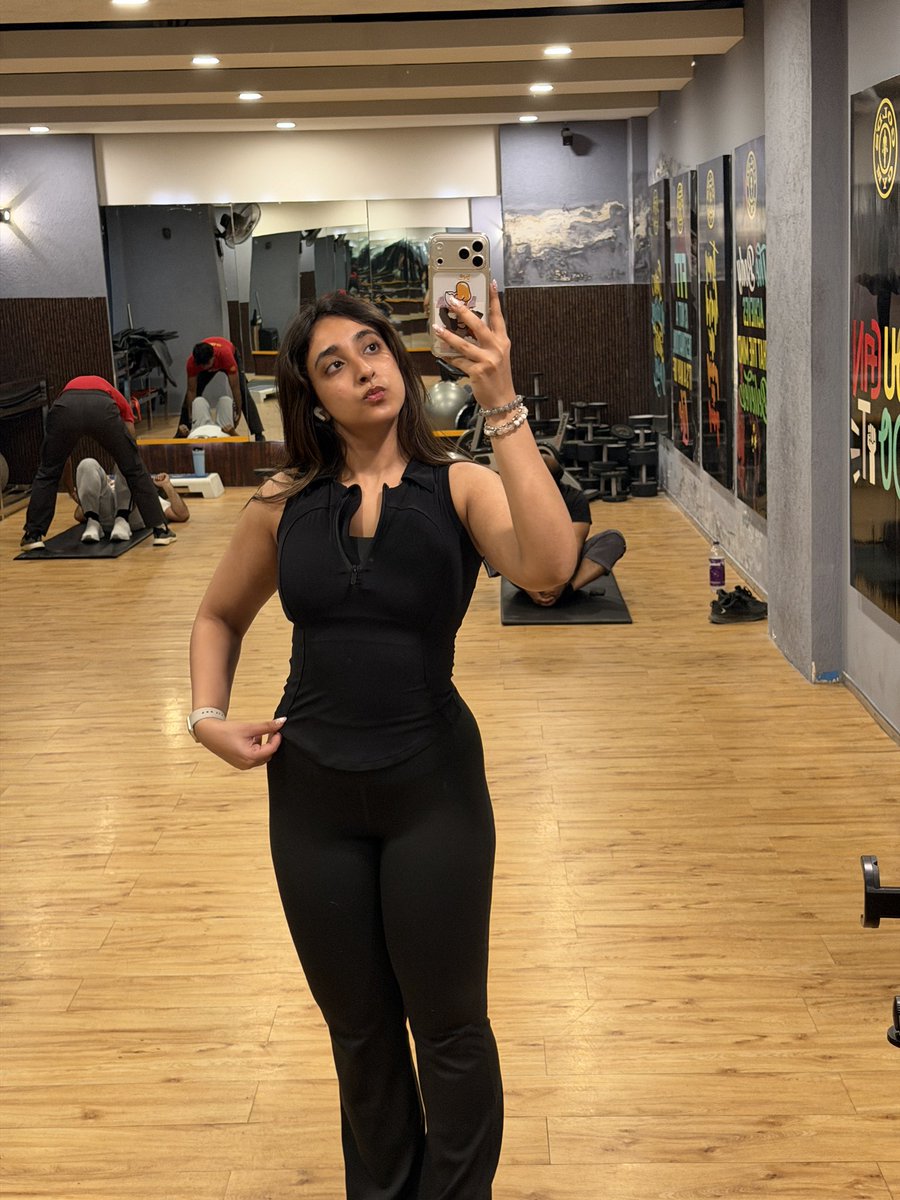 hello kitty tweet media