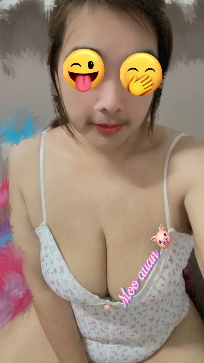การออกกำลังกายกับควบคุมอาหารนี่มันทำให้น้ำหนักเมียลงมามากจริงๆ จากตอนนั้นเป็นสาวอ้วนหนัก 130 โล เดี่ยวหำสั้นๆนี่แทบเล่นท่าไม่ได้เพราะเนื้อเยอะ ตอนนี้ลงมาเหลือ 90 กว่า ท่าหมาคงจะจุกน่าดู อายุอานามก็ 34-35 และกลายเป็นสาวใหญ่หุ่นอวบไปซะแล้วแค่แปปเดียวเอง