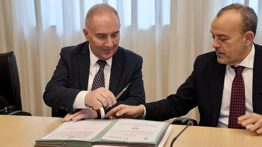 caramellabuona's tweet photo. Tutela dell’infanzia, firmato il protocollo tra Consiglio regionale del Lazio e Caramella Buona https://t.co/VTE2lkaCET

@RegioneLazio @ConsiglioLazio @r_mirabile @antoaurigemma https://t.co/Ij3rjenJar
