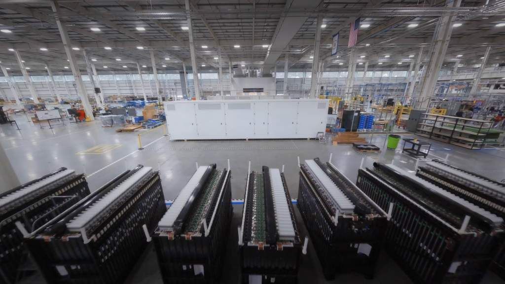 dailytechonx's tweet image. Crusoe Energy partners with Form Energy and Redwood Materials to enhance data center sustainability with advanced battery tech. Link: thedailytechfeed.com/crusoe-energy-… #Crusoe #FormEnergy #Redwood #Materials #Data #Centers #Sustainability #Battery #Tech #Innovation #Energy #Storage