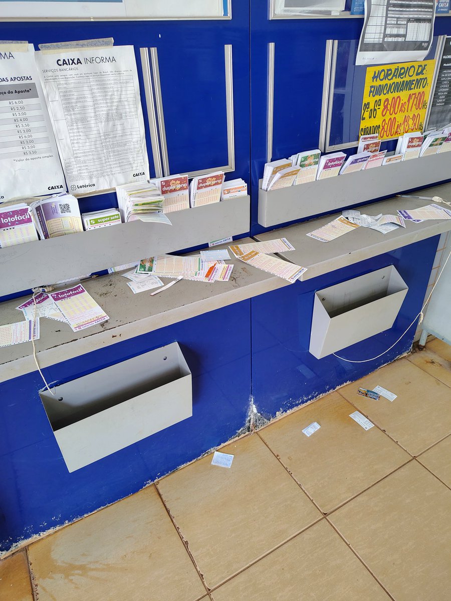 Não é o Léo Lins tweet media