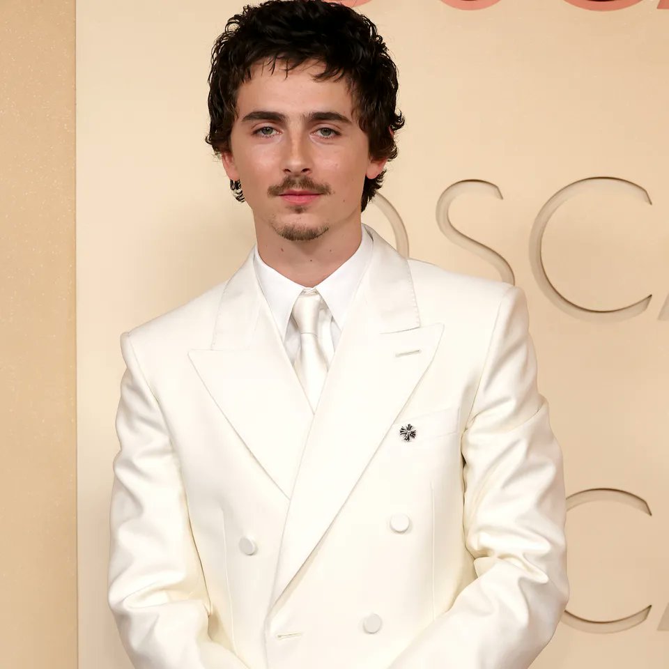 Leglo0Ô0o tweet media