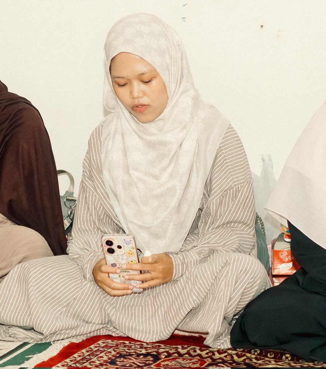 Didaahnr's tweet photo. Mungkin karena hidup gw lurus lurus aja, jadi dikasih cobaan berupa 'belum' ditakdirkan bertemu jodohnya, dikala teman-teman sebaya gw sudah berkeluarga. 

Ya gw sih husnudzon aja sama Allah bahwa Ia sudah menyiapkan hal-hal yang sangat indah bagi gw dimasa depan. Aamiin ya allah https://t.co/uOhzuD6zvv