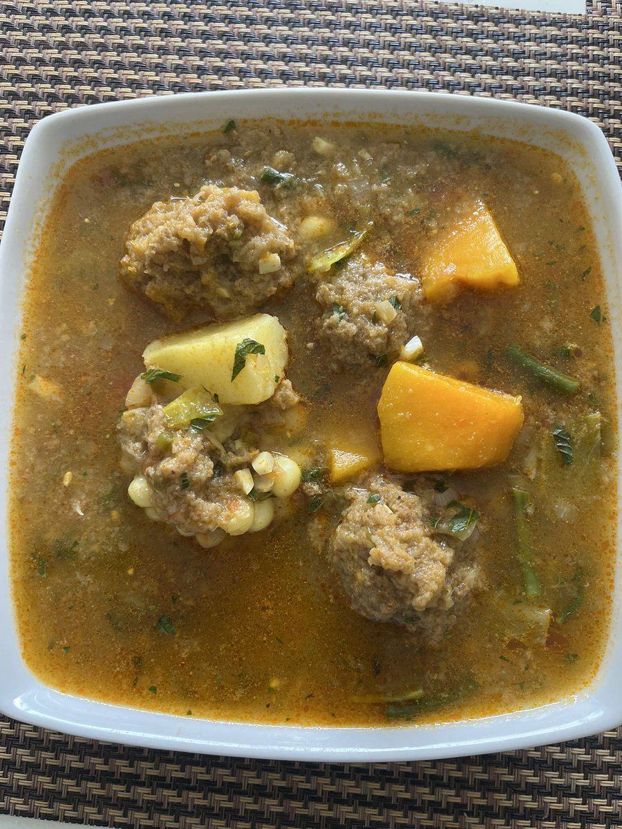 BanarivEC's tweet photo. Sabores del Ecuador 🇪🇨

• Ceviche Jipijapa  
• Caritas de Puerto Cayo  
• Seco de pollo  
• Caldo de bola  

¿Cuál te gusta más? https://t.co/1Rxm8WGKeJ