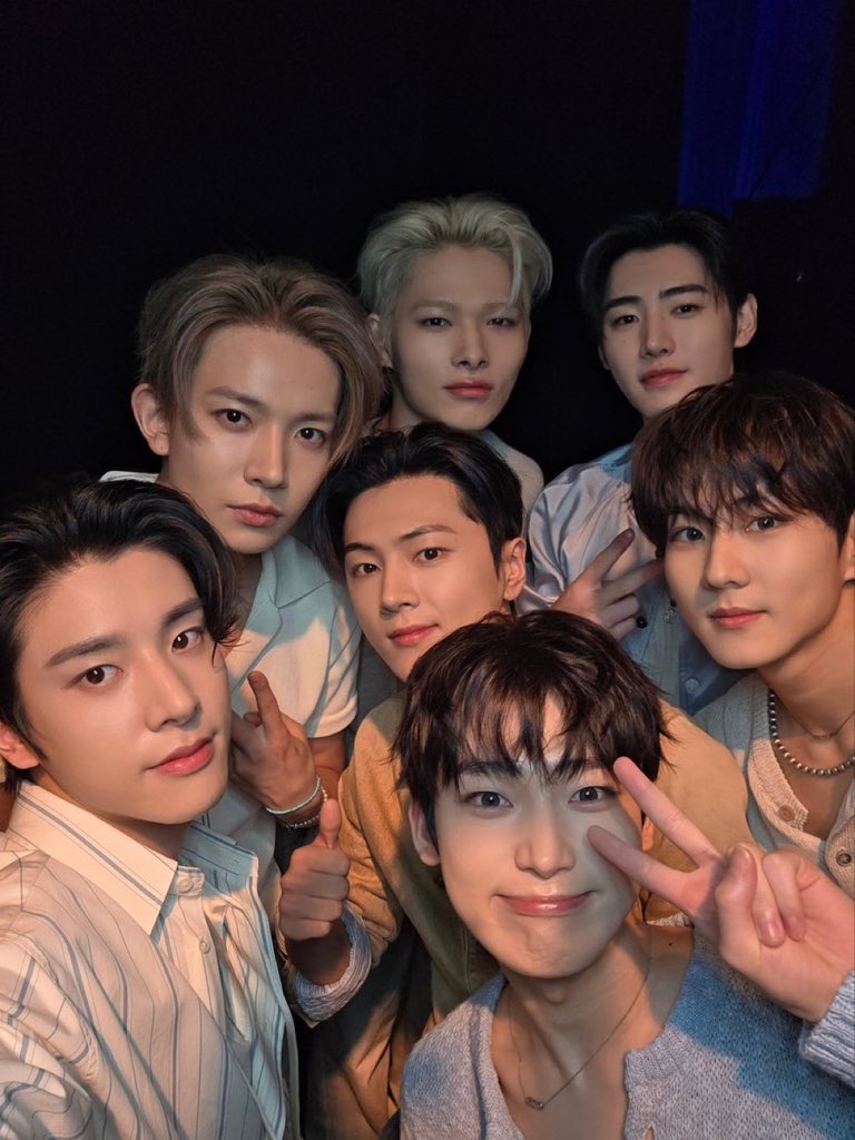 i ❤︎ ot7 tweet media