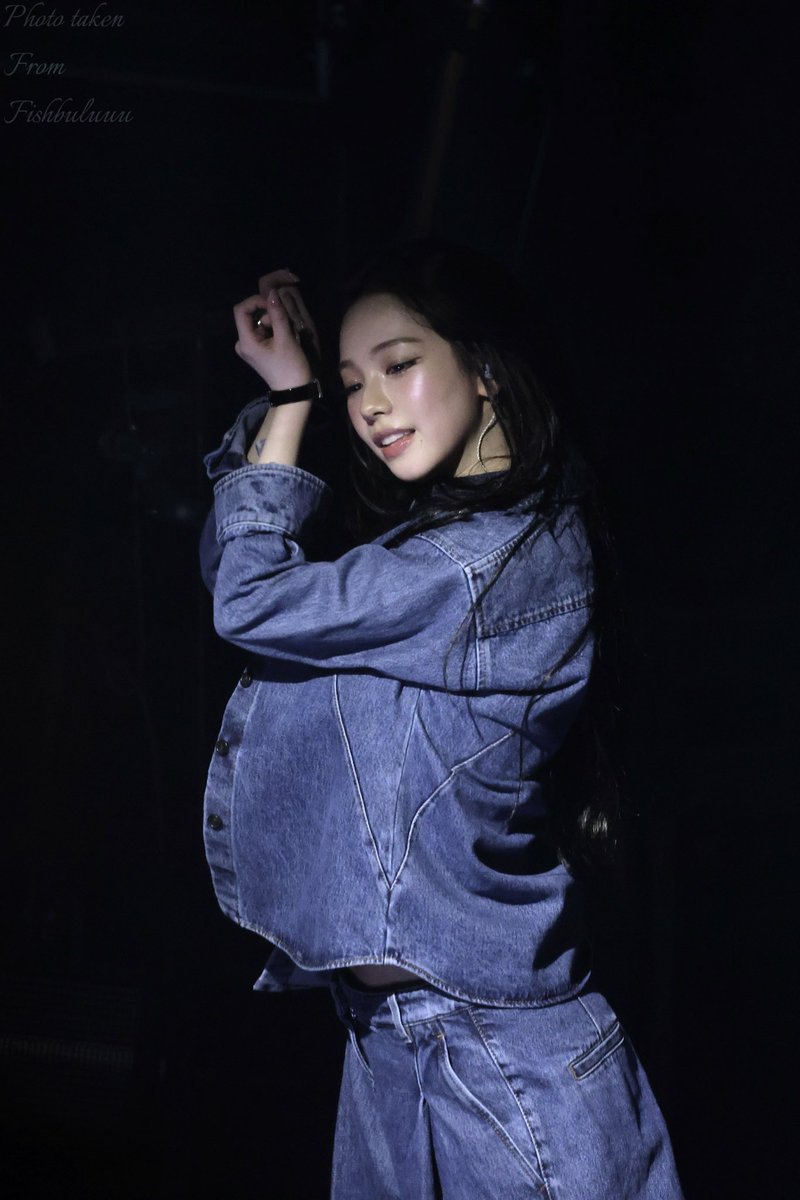 rinastwt's tweet photo. dancer.                                 vocalist. https://t.co/Jvc9zpMmPi
