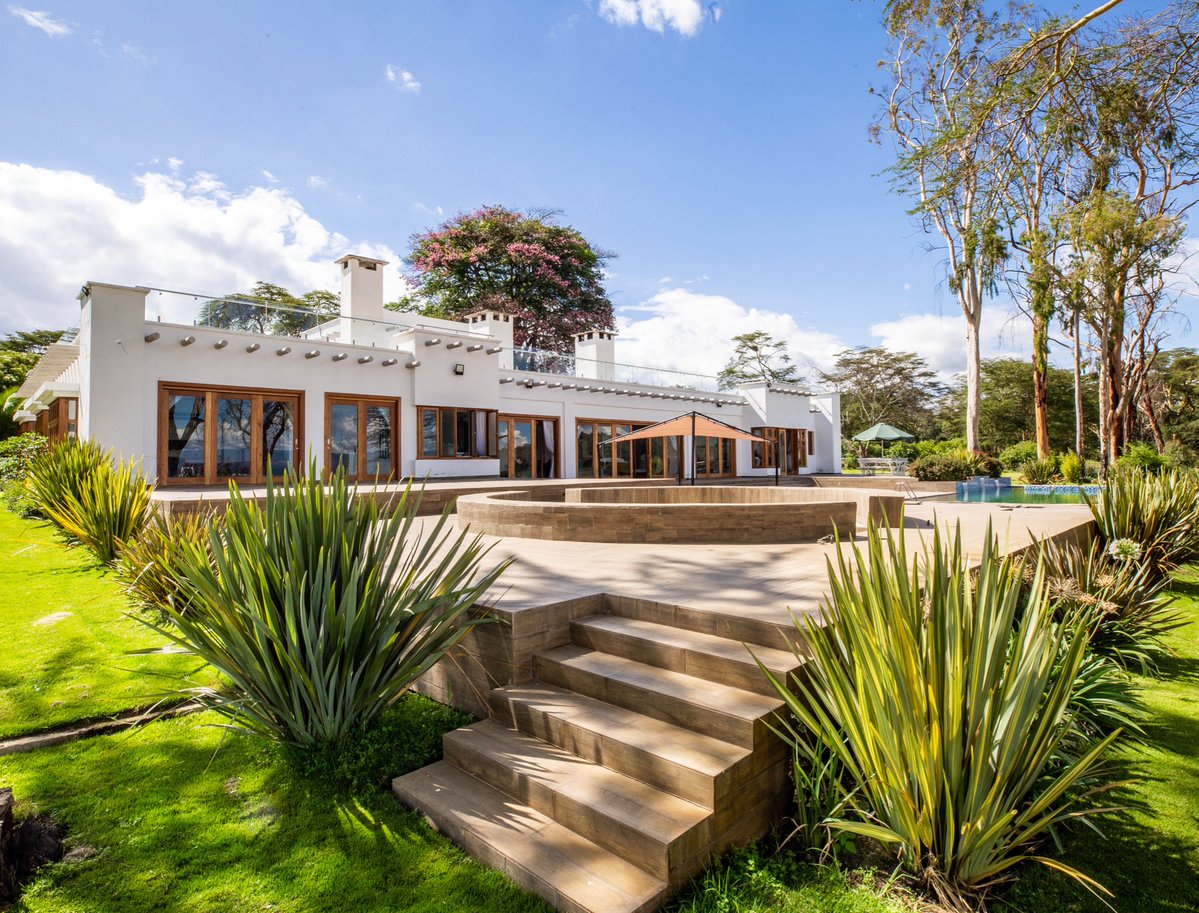 Let’s Discover Travel tweet media