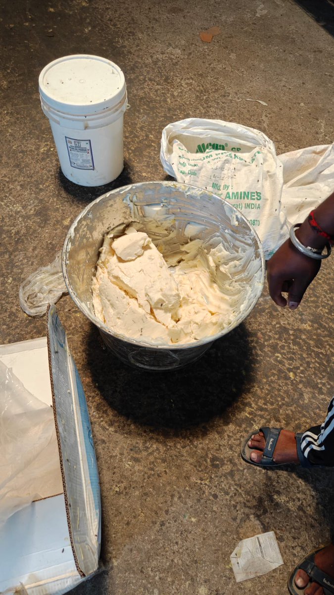 jsuryareddy's tweet image. Hyderabad Police Raid on an illegal #Adulterated #Donut Buns and Cakes Manufacturing Unit, at Katedan, in #Mailardevpally, #Hyderabad, Arrested 3 persons, for using highly #Hazardous Chemicals and #Rotten #Eggs, posing a severe Threat to Children’s Health.

Ating on credible