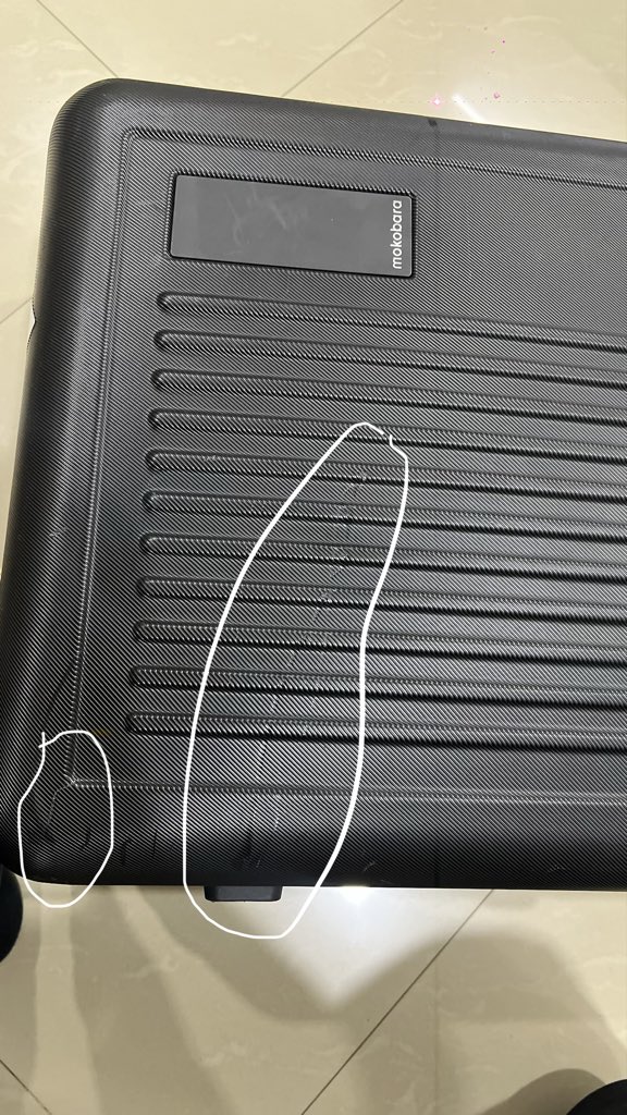 UtkarshJ13's tweet photo. @IndiGo6E Hi @IndiGo6E,
I’m not sure how a  crack and a dent spanning almost the entire suitcase qualifies as “minor wear and tear” And, who authorises you to have“wear and tear” on a passenger’s baggage? Requesting a fair assessment,and a resolution ASAP
@my_mokobara @DGCAIndia @MoCA_GoI https://t.co/CmY7djudJ7