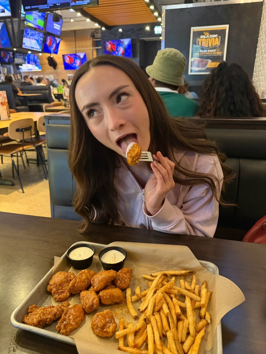 Cayla Bri tweet media