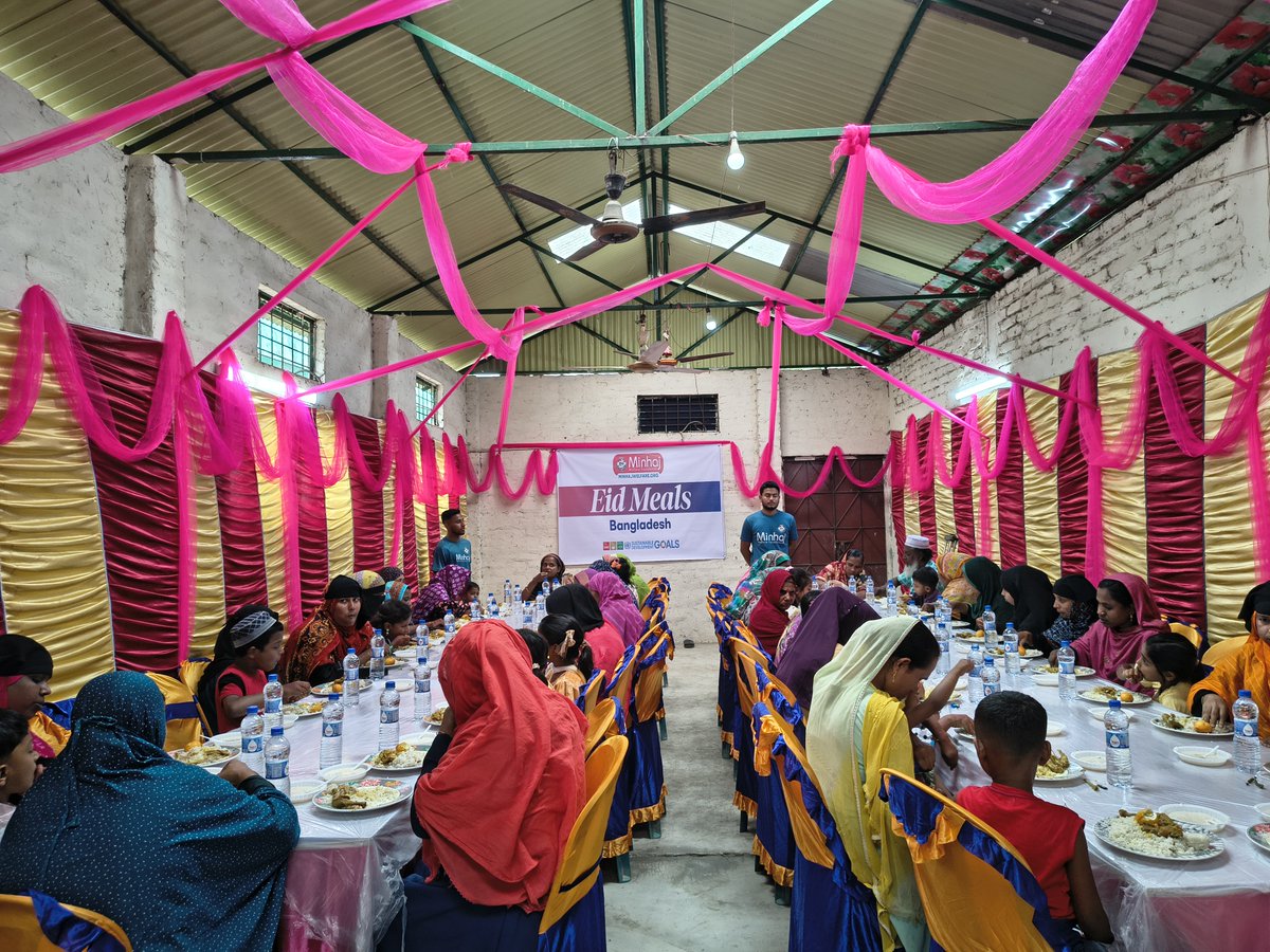 MinhajWelfareCA's tweet photo. 🍽️ Eid meals distributed in Bangladesh brought joy and dignity to families in need.

🌙 A simple meal can create beautiful Eid moments of togetherness and hope.

🔗 https://t.co/swXQzxz0QV

#MWF #HelpFeed #CookedMeals #EidMeals #Bangladesh #RamadanWithMWF https://t.co/zKo0nZQXTl