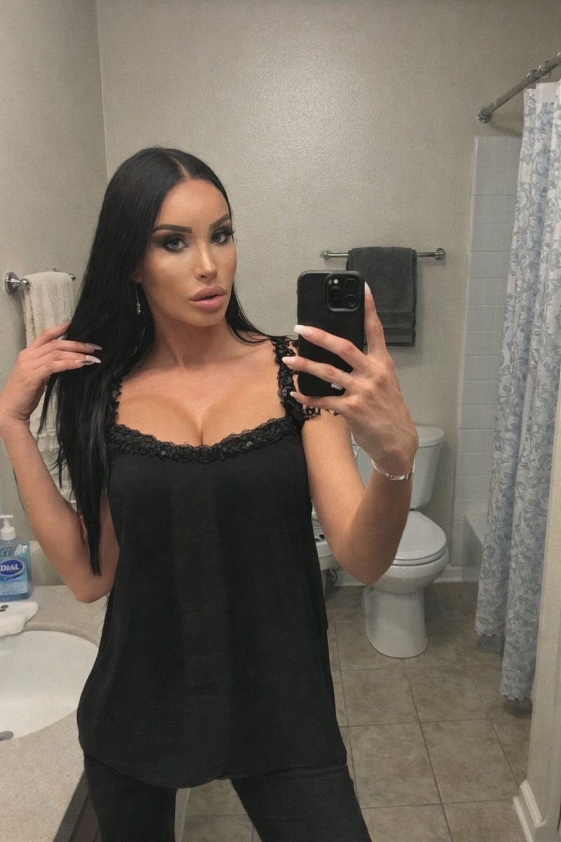 Angela Burns💖 tweet media