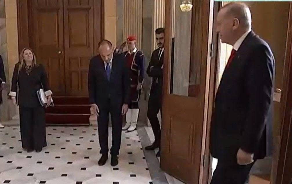 Yiannos svagias. tweet media