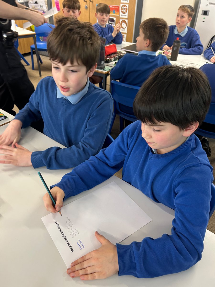 rhosstreet's tweet photo. Blwyddyn 6 had a very insightful afternoon with PC Craig learning about the different types and the effects drugs can have. Diolch yn fawr PC Craig #RSSwb https://t.co/9dZv7igS8X
