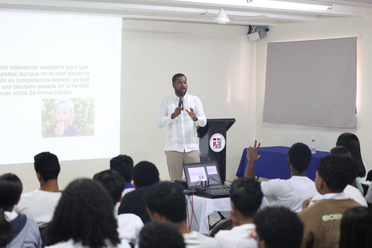 ProCompetencia tweet media