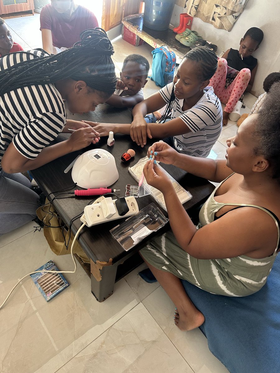 Annie Todt tweet media