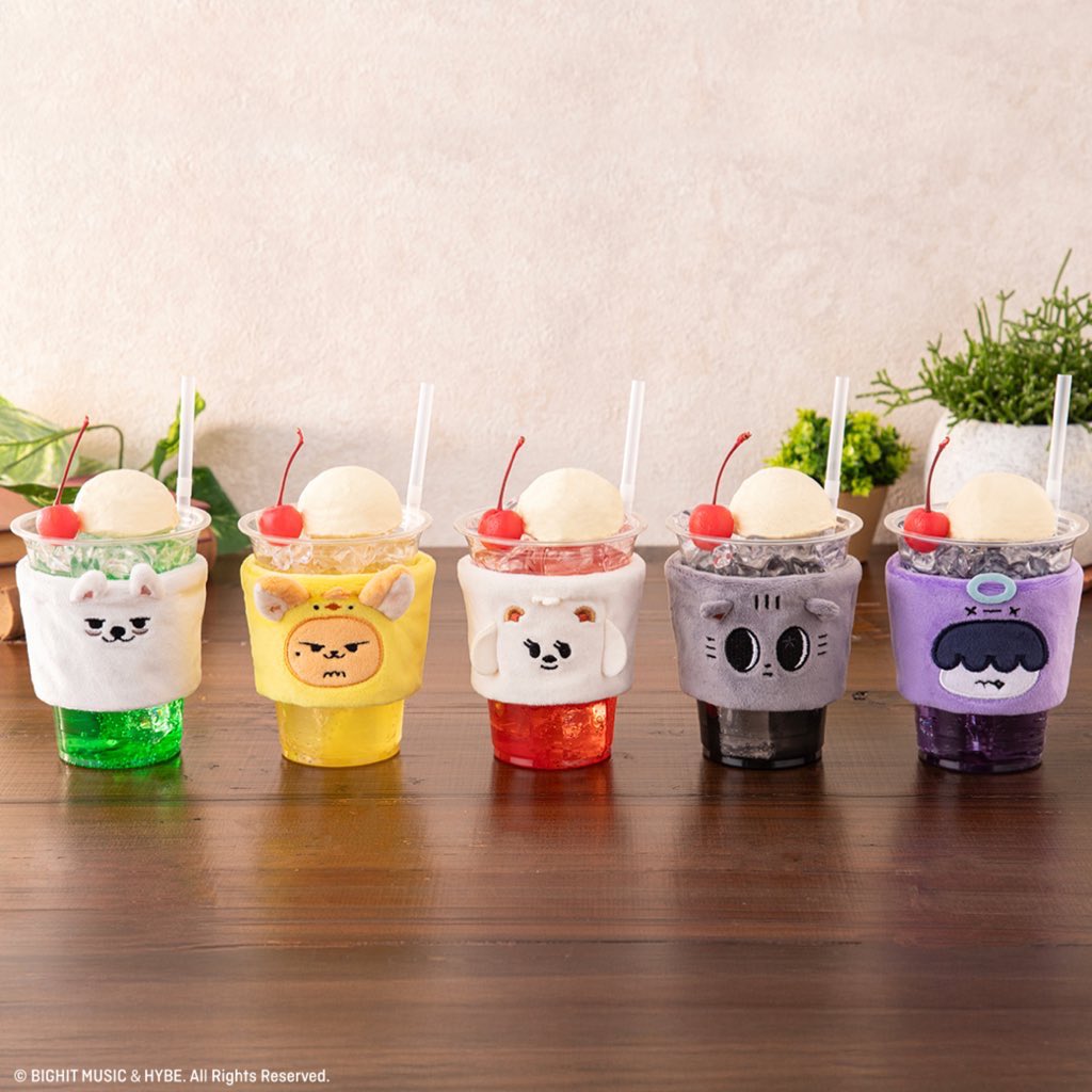 𝗠𝗼𝗻𝗮 tweet media