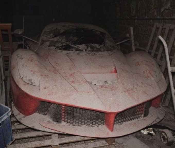 ItzCarlos tweet media