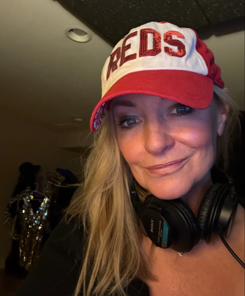 🎙Laura Steele🎙 tweet media