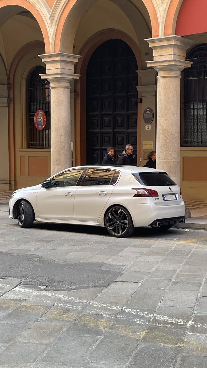 Berat “Eski Mustang” tweet media