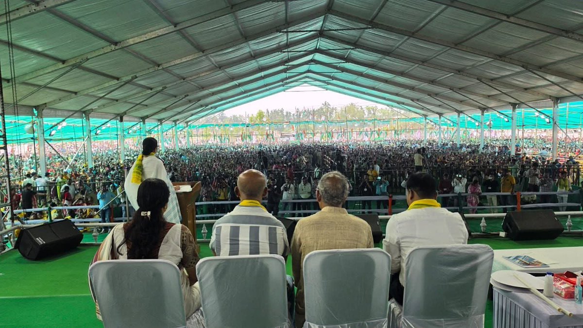 saikatholychild's tweet photo. With the aim of forming the Trinamool Congress government for the fourth time, West Bengal Chief Minister and party supremo Mamata Banerjee today kickstarted the campaign on the शुभ occasion of Basanti Puja (Saptami).

She visited Maynaguri and campaigned in support of Trinamool Congress candidate Rammohan Roy for the Maynaguri Assembly constituency.
The event witnessed enthusiastic participation, making the atmosphere vibrant and energetic.

@BanglarGorboMB 
@AITCofficial 
@MamataOfficial 
@abhishekaitc 
@pratikjainipac