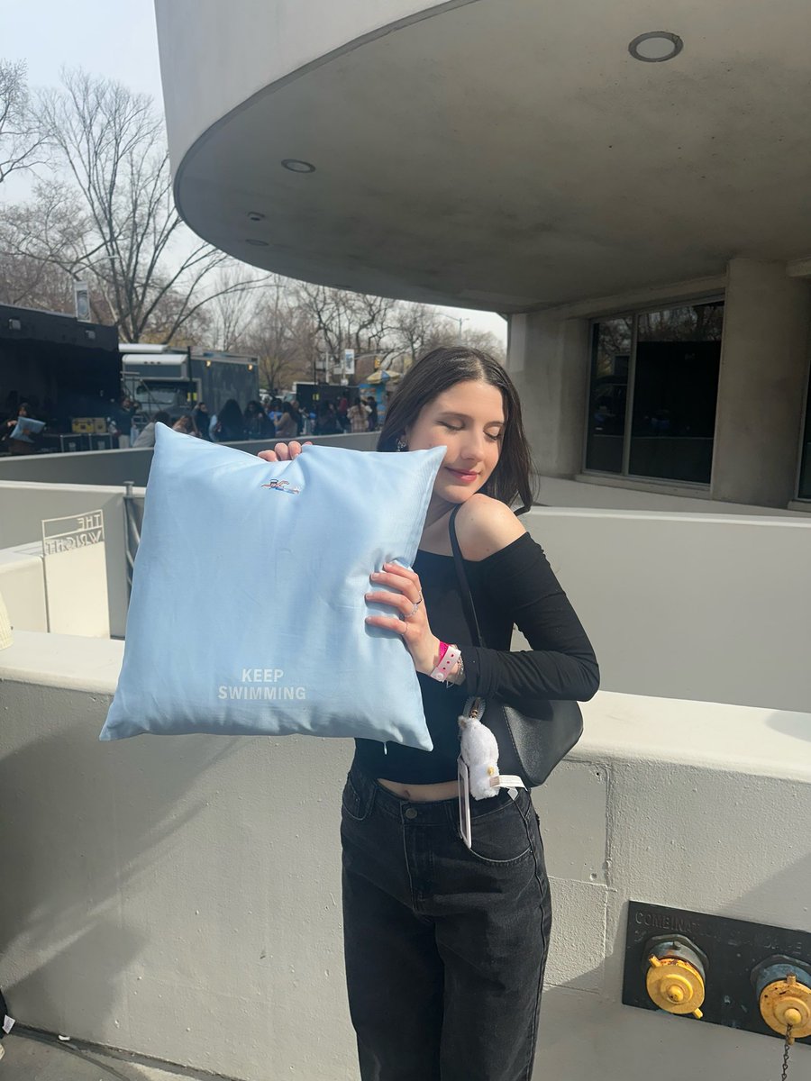 neve is seeing bts⁷✘⌂🪭 tweet media