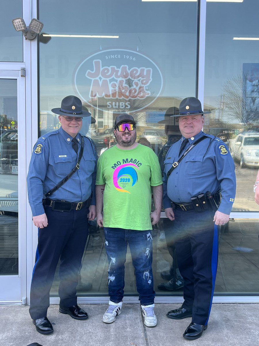 MSHPTrooperI's tweet photo. Captain Pruitt and Lieutenant Weddle showed their support at Jersey Mikeβs Day of Giving in Rolla, helping raise funds for Special Olympics Missouri and its incredible athletes. ππ₯ͺ #DayOfGiving #SpecialOlympicsMO #RollaMO https://t.co/M4ctjZFkPZ