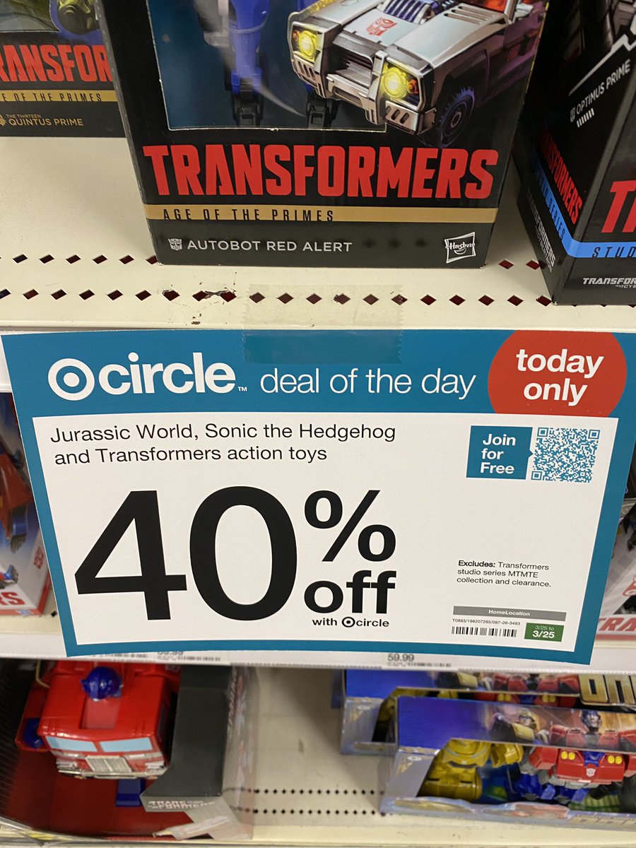 NeoSaturn69's tweet photo. @TF_alerts 40% off Transformers toys today only at target https://t.co/N13q5JoENt