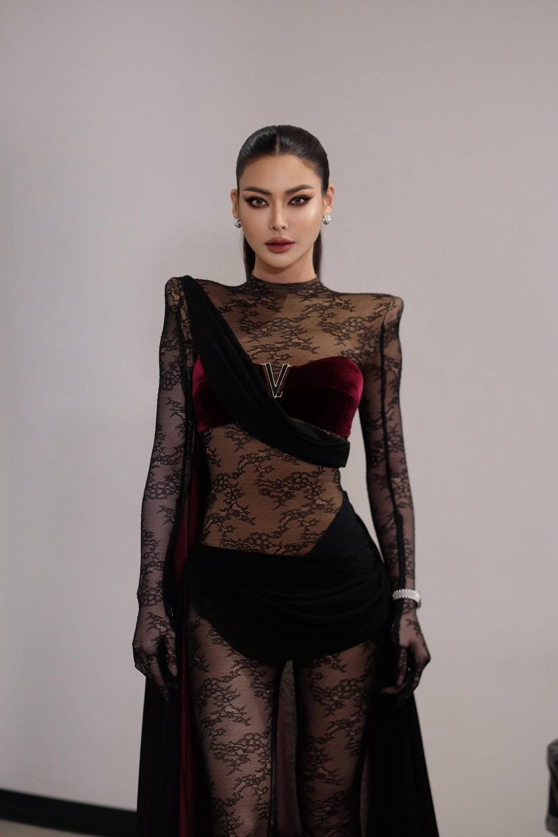 sofia_tf tweet media