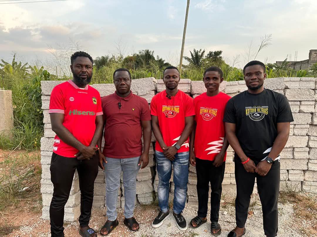 Promise delivered! Ultras cares!

An official presentation of 300 concrete blocks were handed over to the Chairman of the Asante Kotoko Global Supporters Union yesterday at the AJ Complex.

Thanks to the Ultras family.
We are grateful.😇
Go Fabulous!

#AsanteKotoko
#kotokoultras