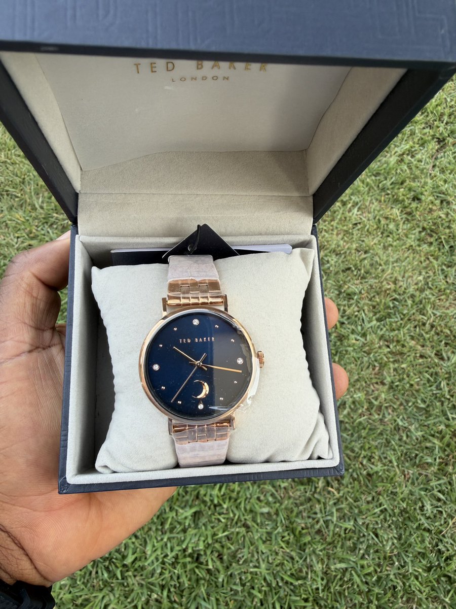 god_swayy's tweet photo. LADIES😍😍
TED BAKER PHYLIPA MOON WATCH
🚨¢2400
☎️0242375533 https://t.co/HmXsjTKizp
