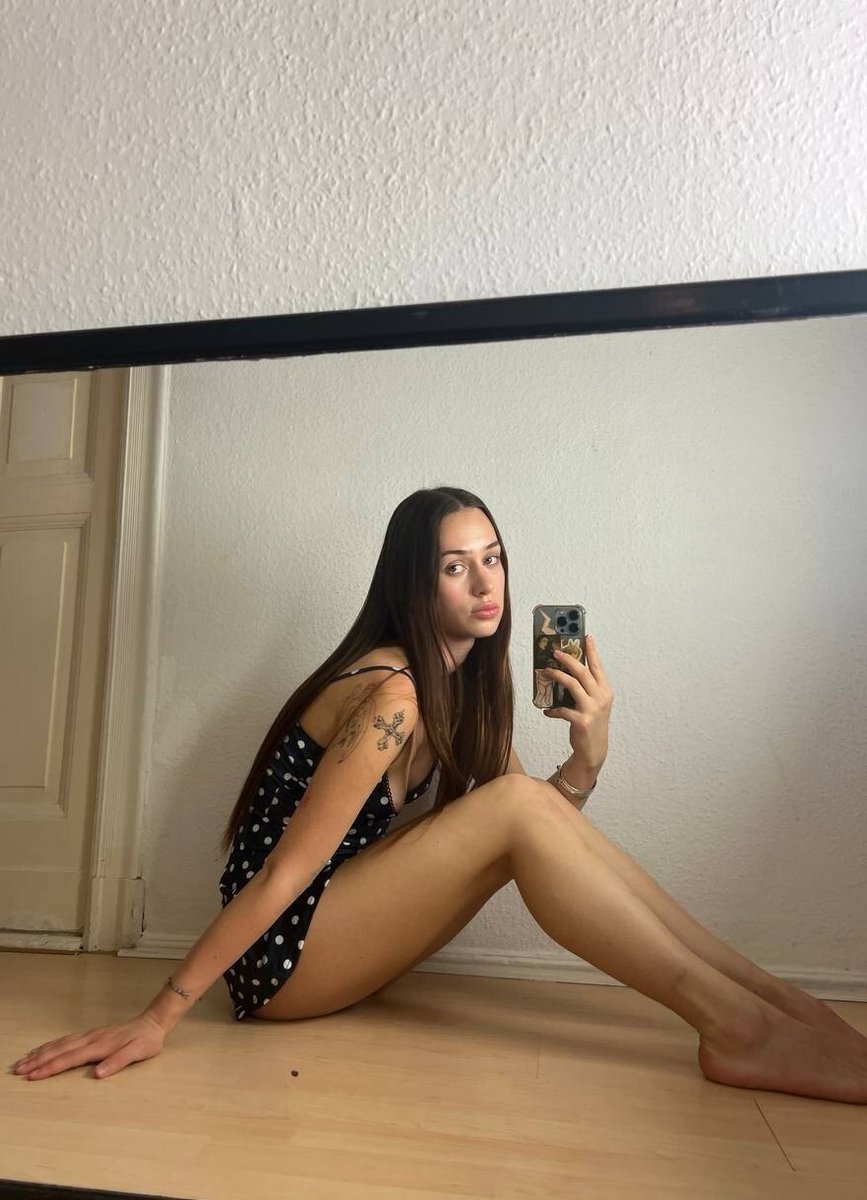 Würdest du gerne unter das Kleid schauen?