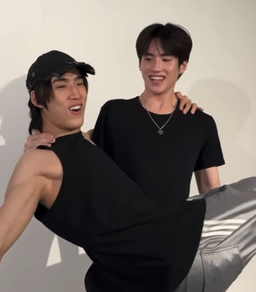 IDEAZ1TiMER tweet media