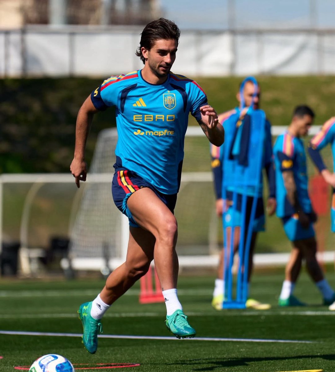 📸🦈 tweet media