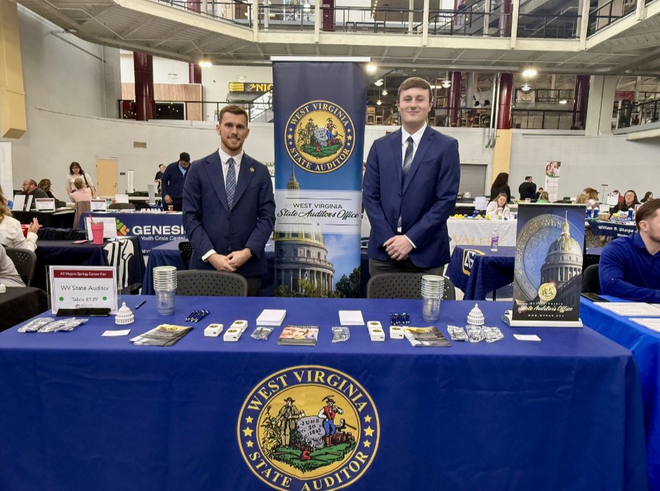 Auditor Mark A. Hunt tweet media