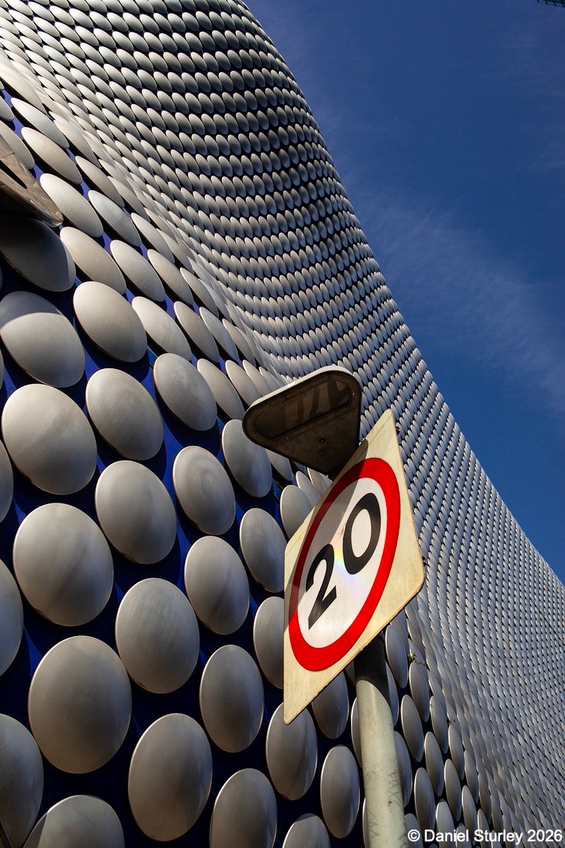 Daniel_Sturley's tweet photo. #Birmingham UK, an #abstract of the #Selfridges Building 😎
#BirminghamWeAre #Architecture #AllTypes
#Photography https://t.co/W6u98UwI6C